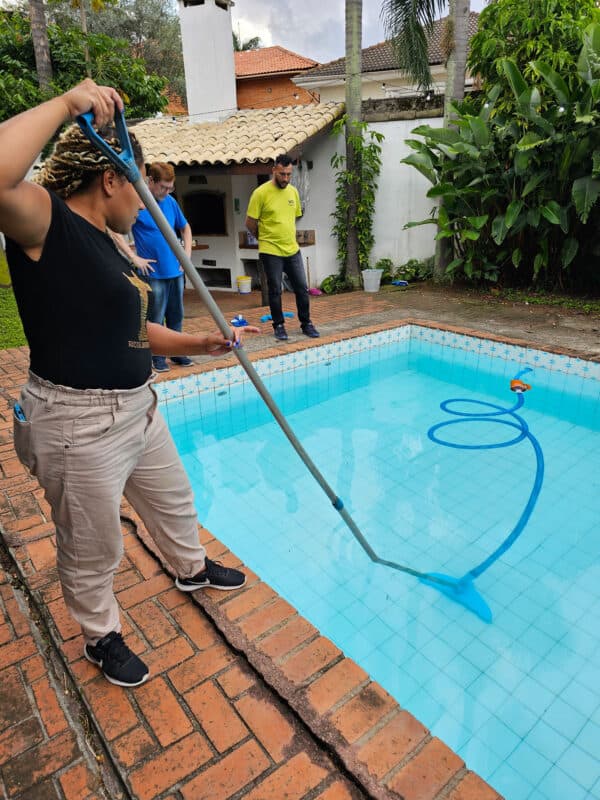 Trate Piscinas Como Um Profissional – Curso de Limpeza de Piscinas